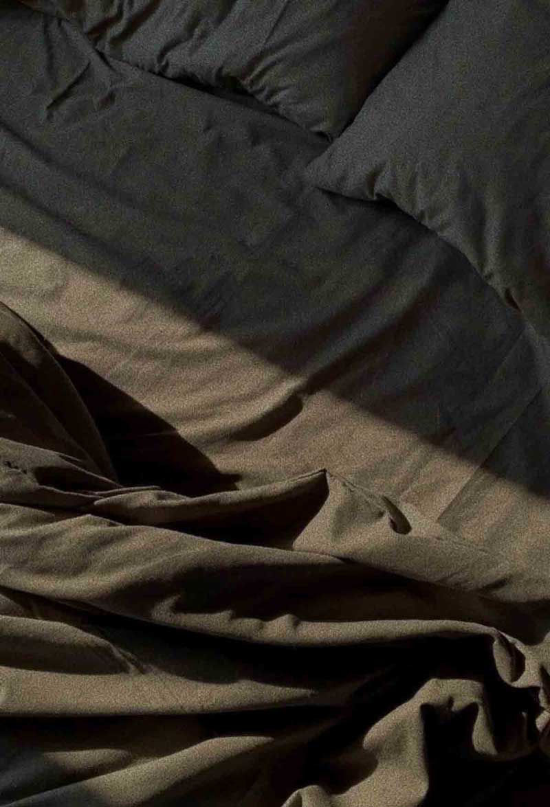 picture of bedsheets and pillowcases which are frequent acne triggers 2