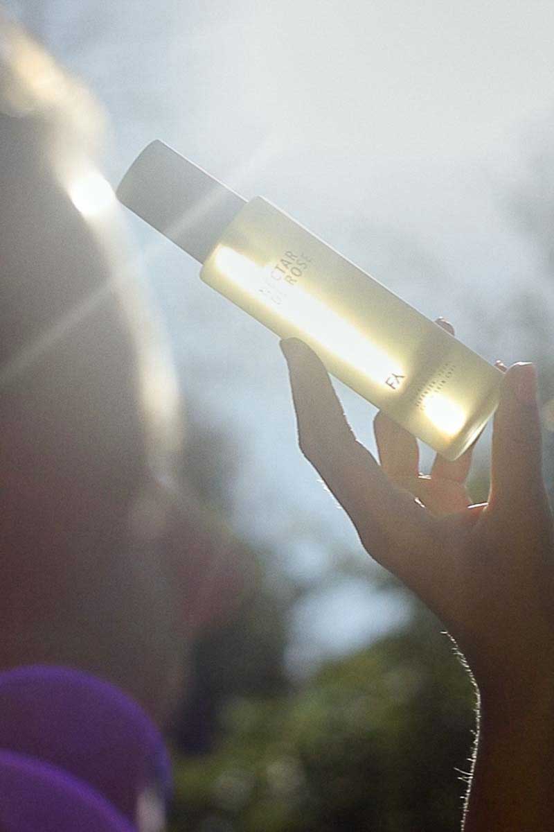 picture showing nectar de rose by fields of yarrow, a product to fight fine lines and wrinkles