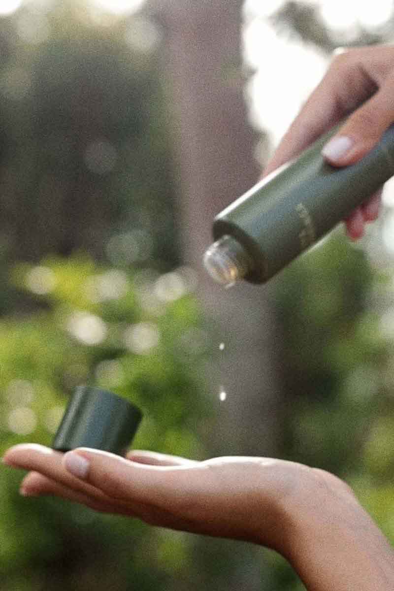 image of the papaya and moringa brightening essence to get rid of eye bags