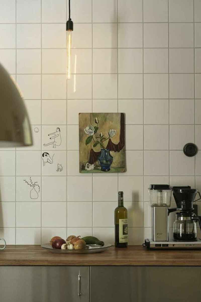 image of the inside of kitchen