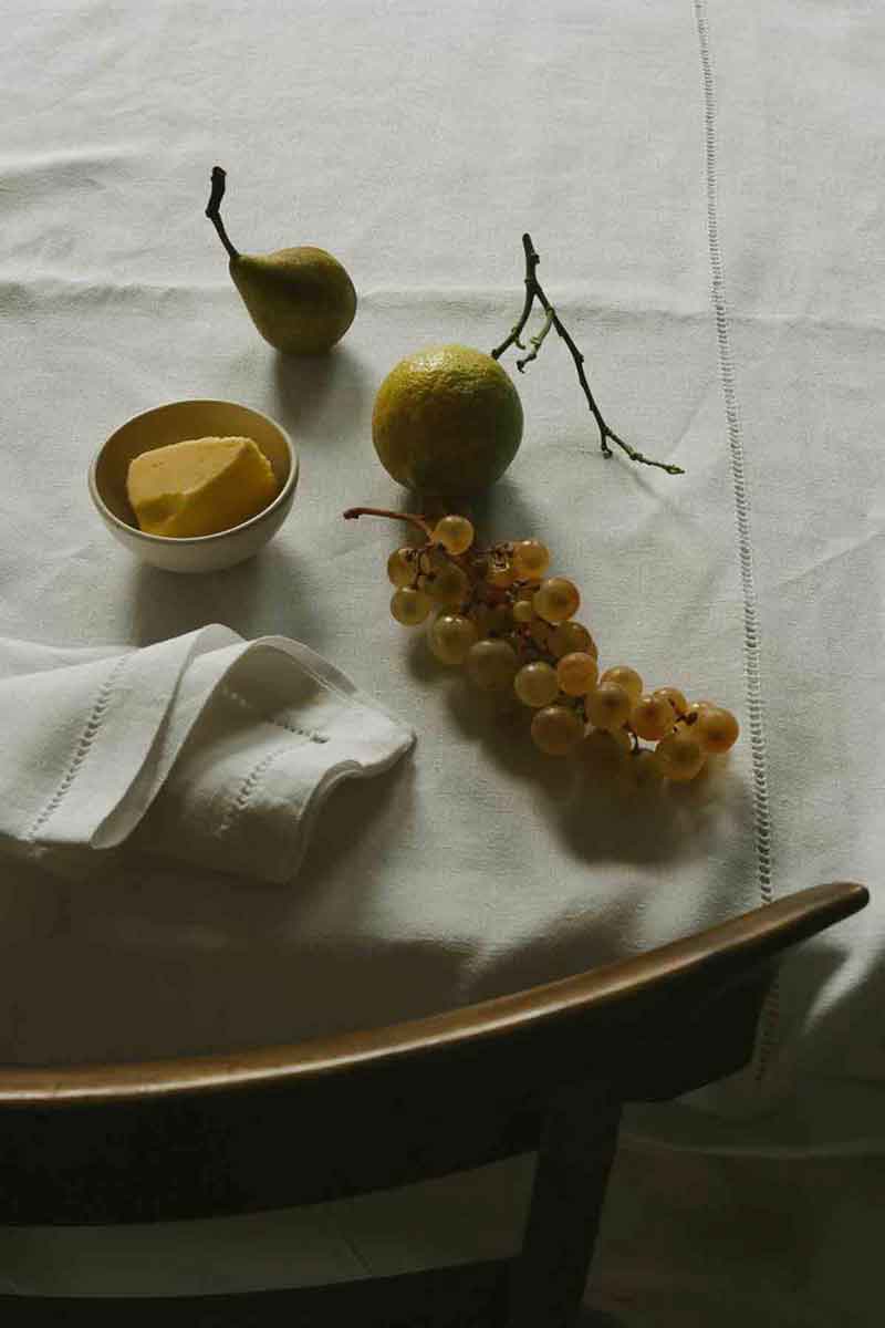 picture of grapes and olives, superfoods for dry skin