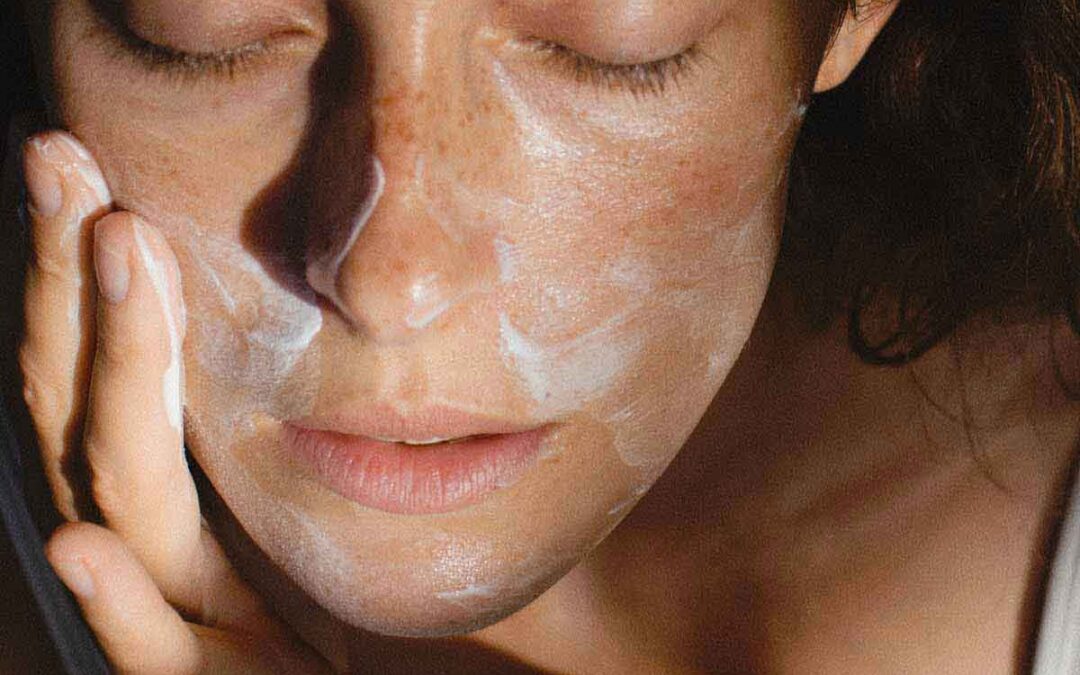 cover image for the article The Best Skincare Products for Fine Lines: A Review of the Top Brands and Formulas